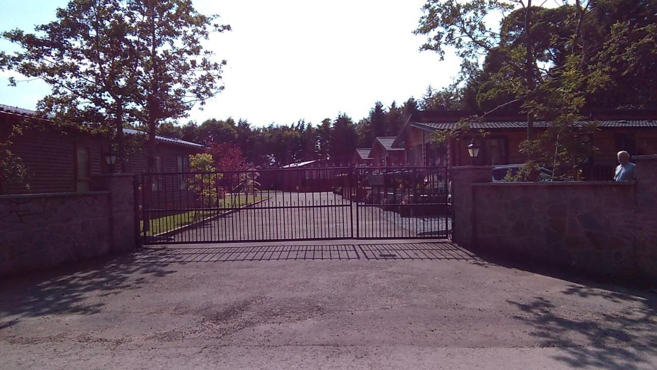 12 Burnside Lodge Auchterarder Extérieur photo